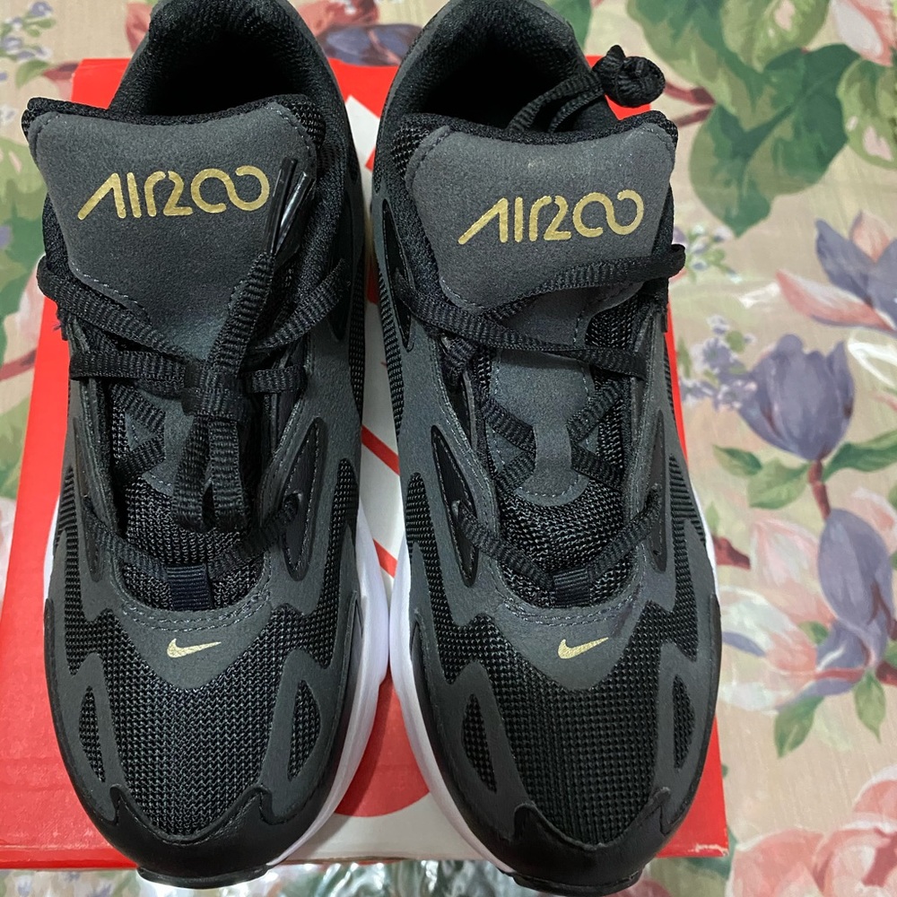 NIKE AIRMAX 200